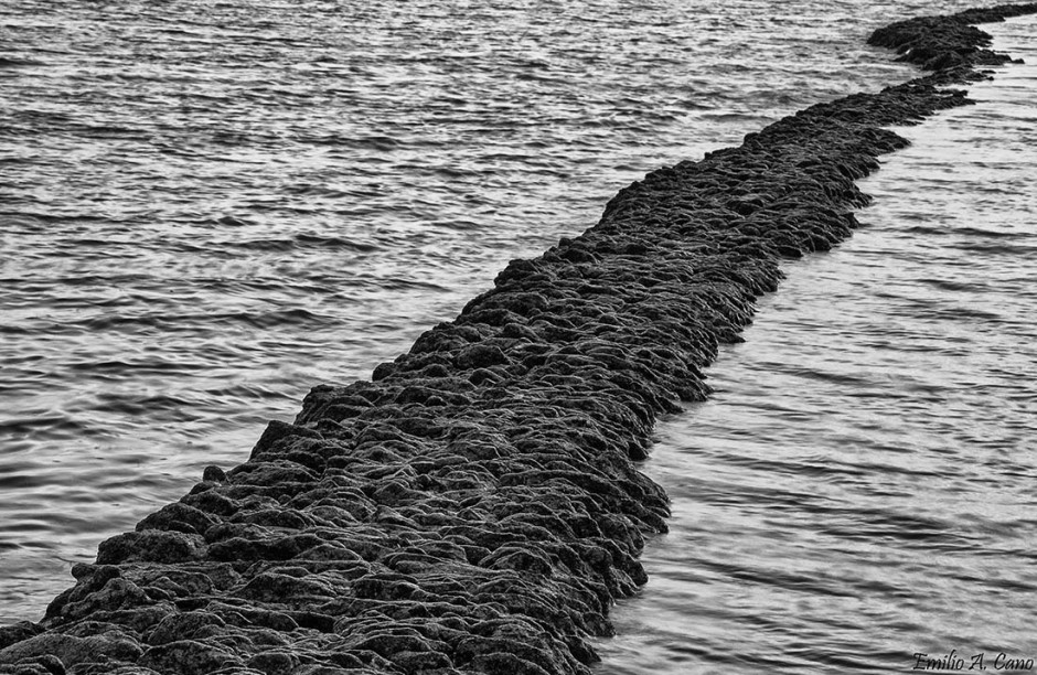 Playa de los Corrales (Rota). Detalles de los muros.