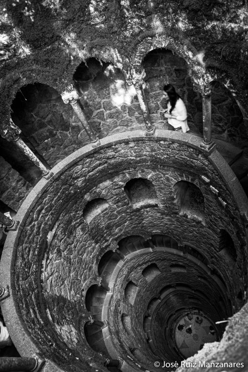 Escalera al pozo