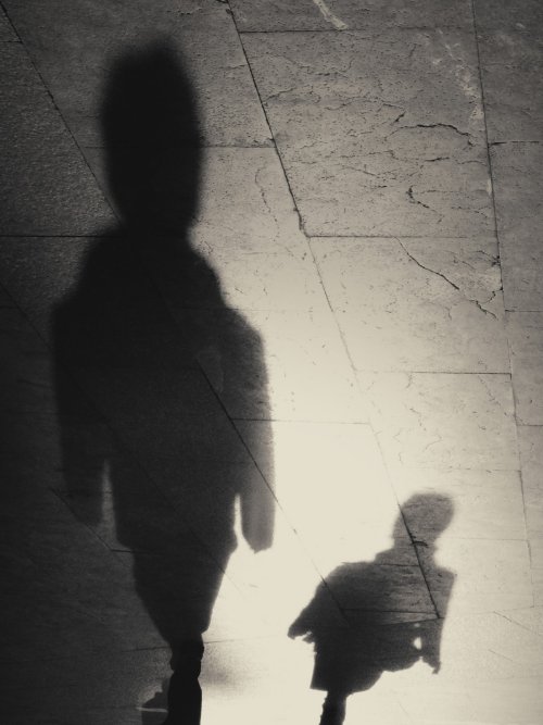 Ganador Foto del mes, "Sombras humanas", Leunam