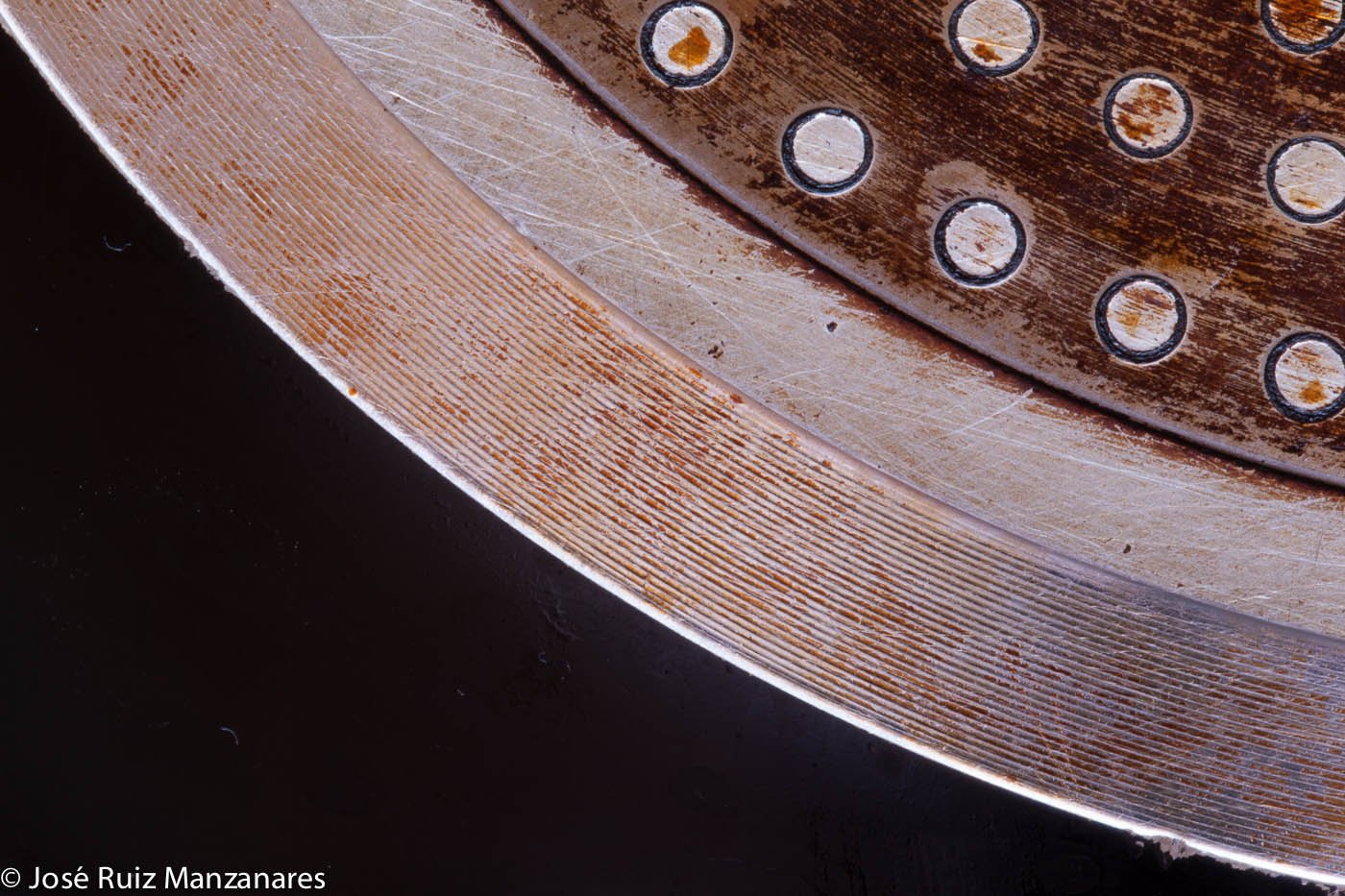 La curva metálica